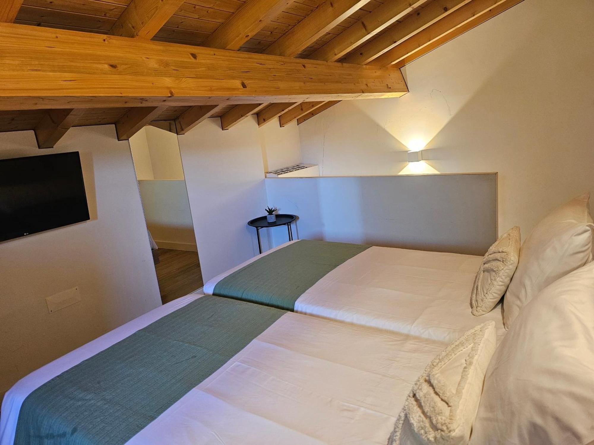Polery Apartments Center Guimaraes Room photo